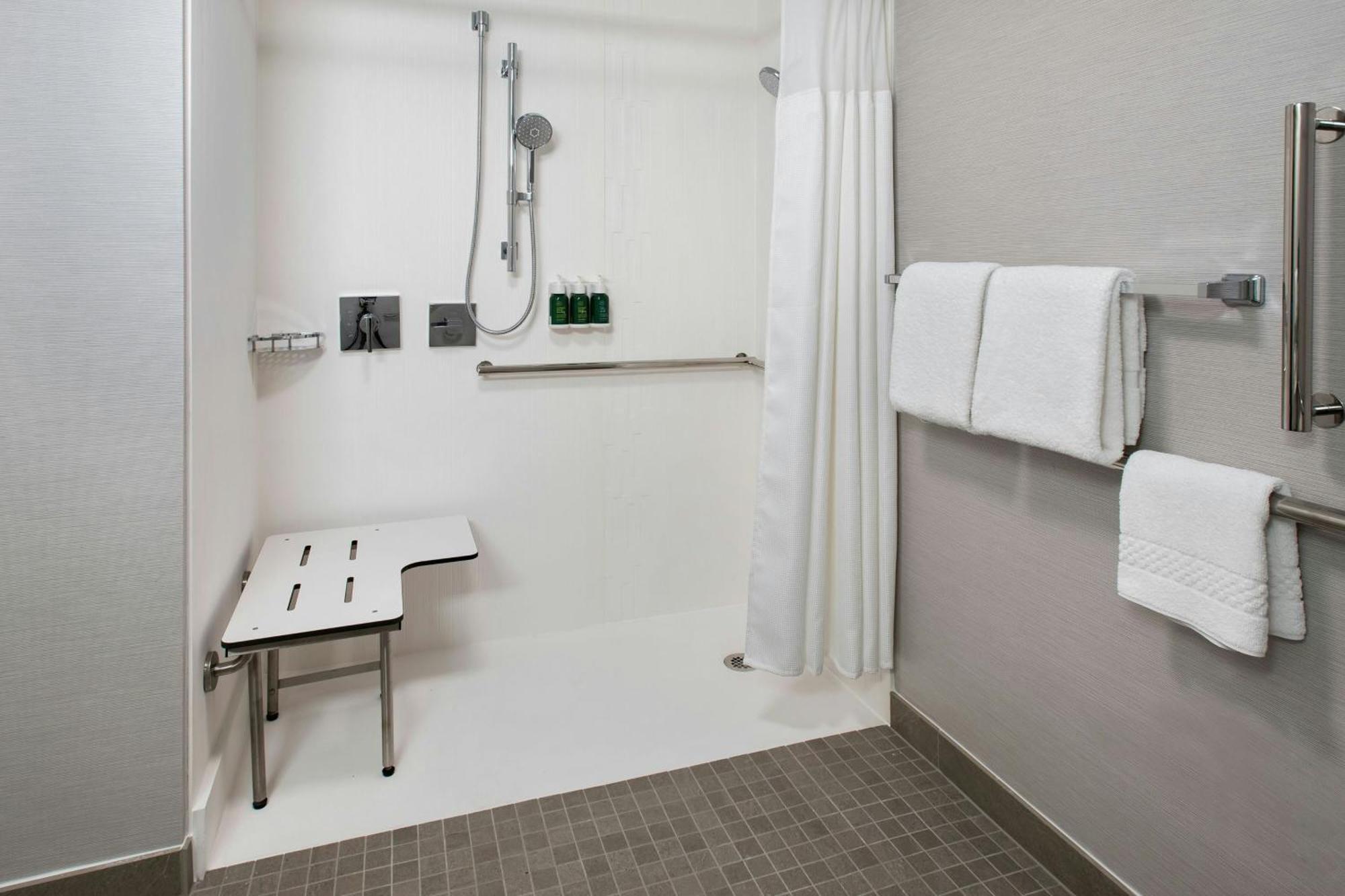 Courtyard By Marriott Silver Spring North/White Oak Exterior foto