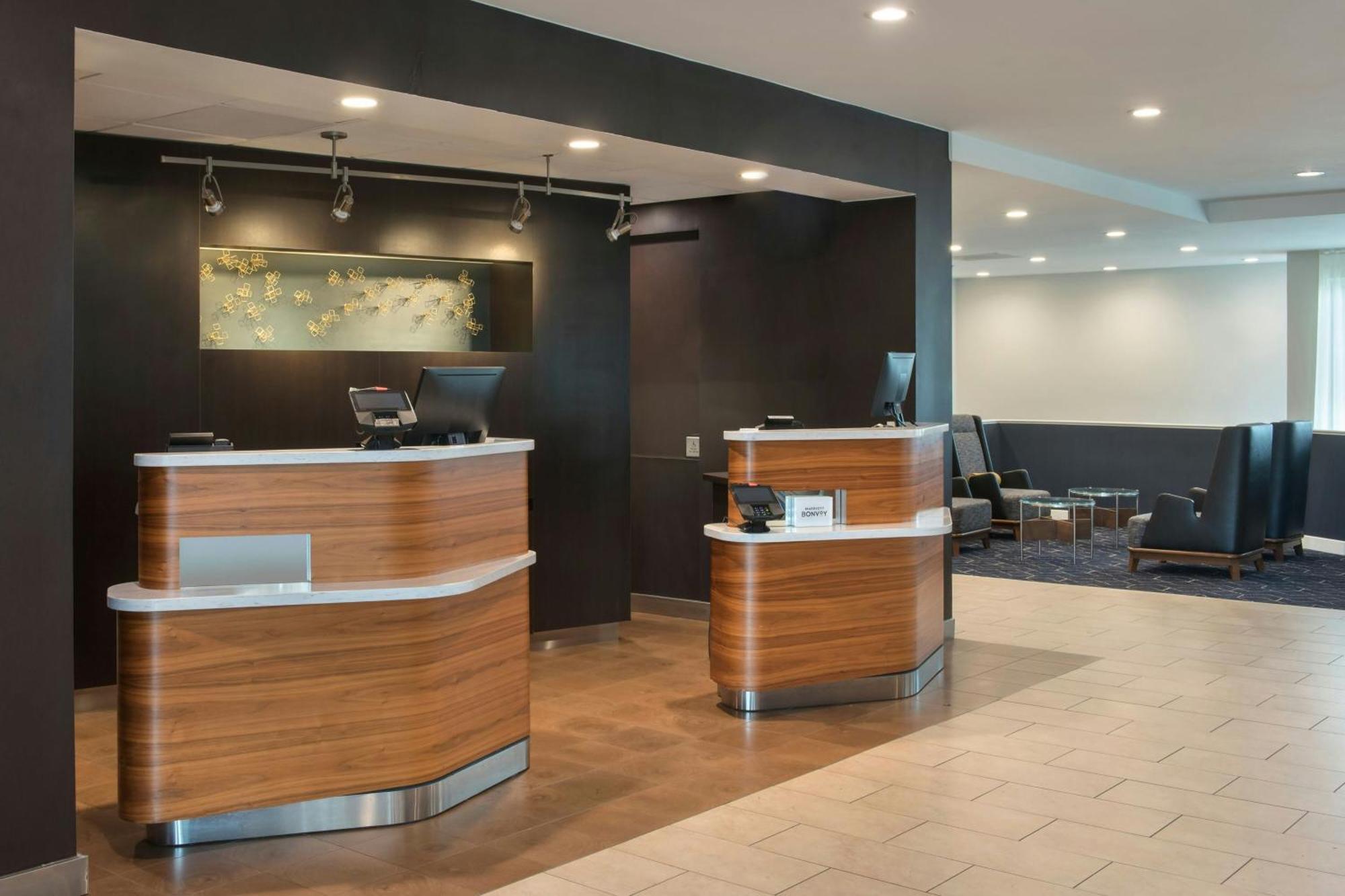 Courtyard By Marriott Silver Spring North/White Oak Exterior foto