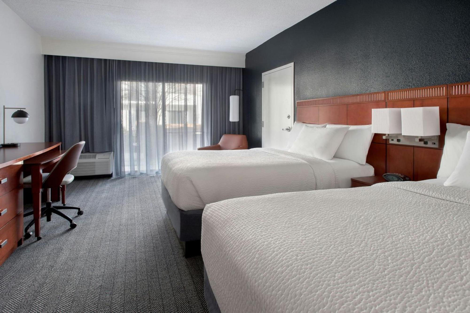 Courtyard By Marriott Silver Spring North/White Oak Exterior foto
