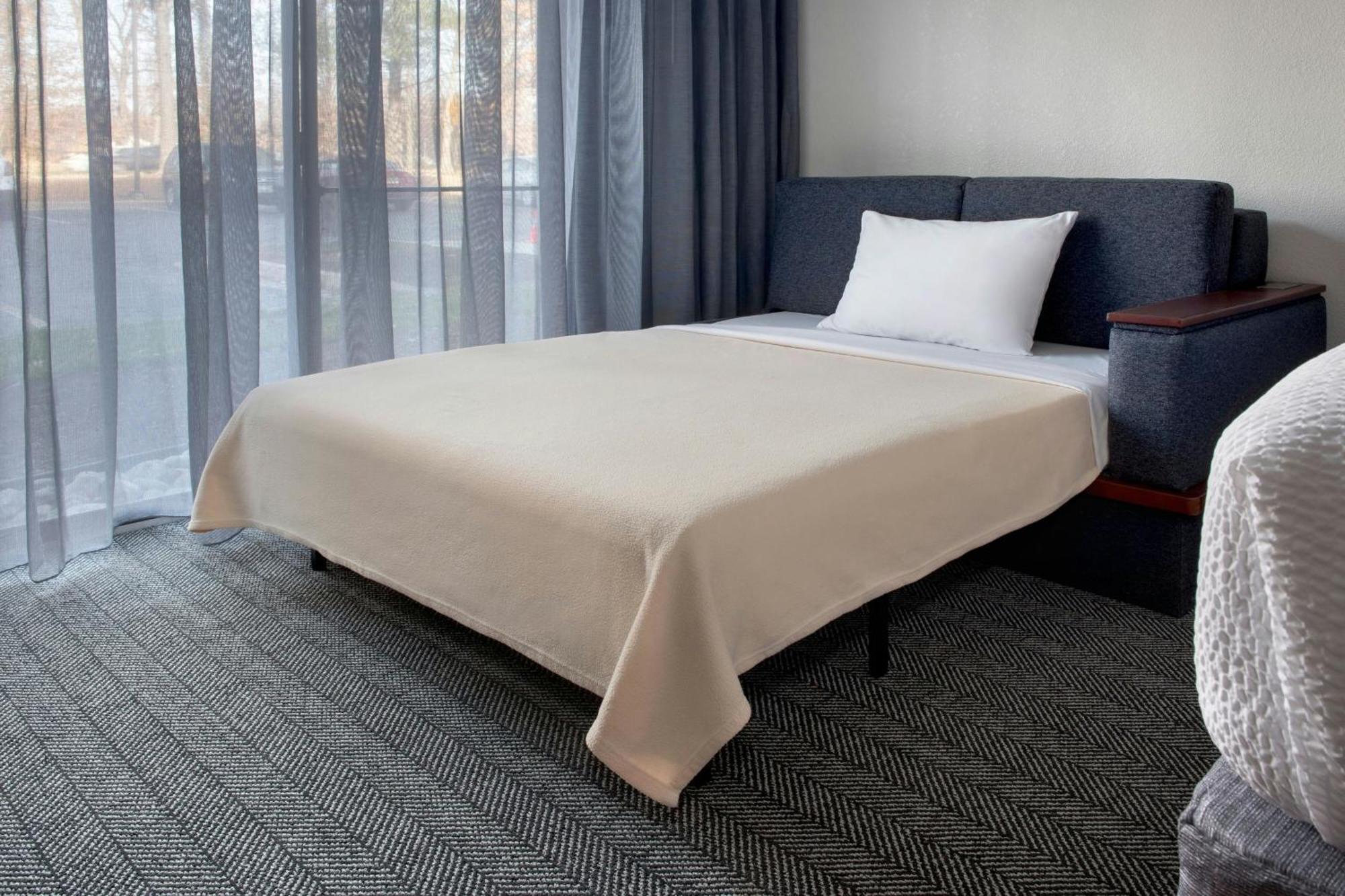 Courtyard By Marriott Silver Spring North/White Oak Exterior foto