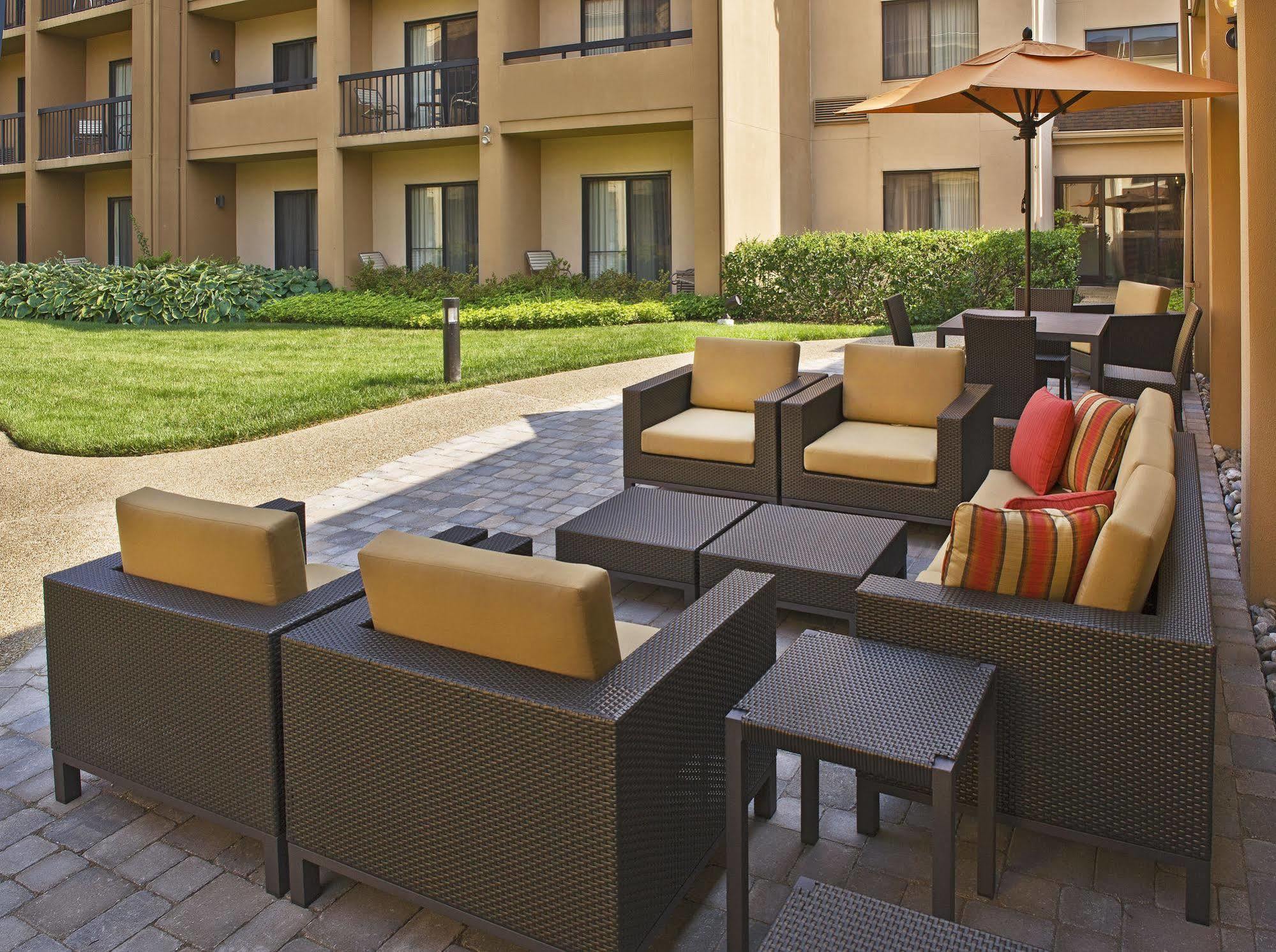 Courtyard By Marriott Silver Spring North/White Oak Exterior foto